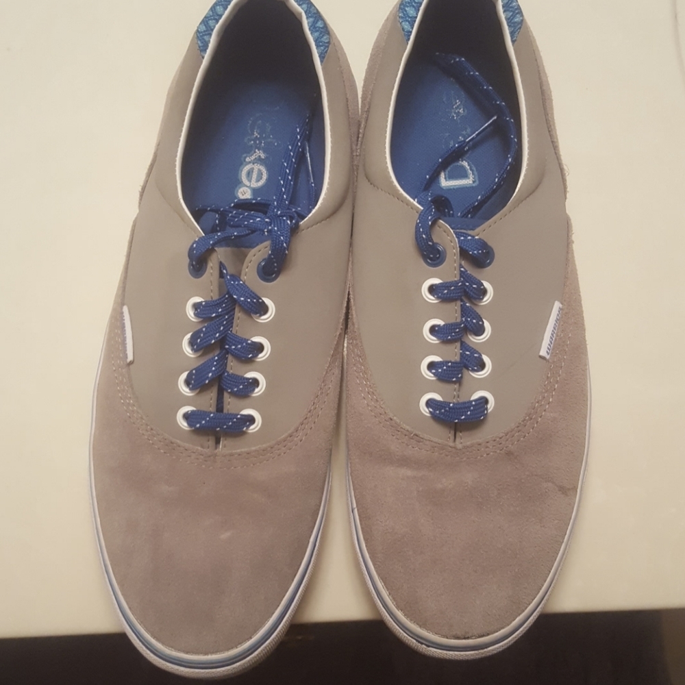 Warrior brand 11.5 low cut shoes